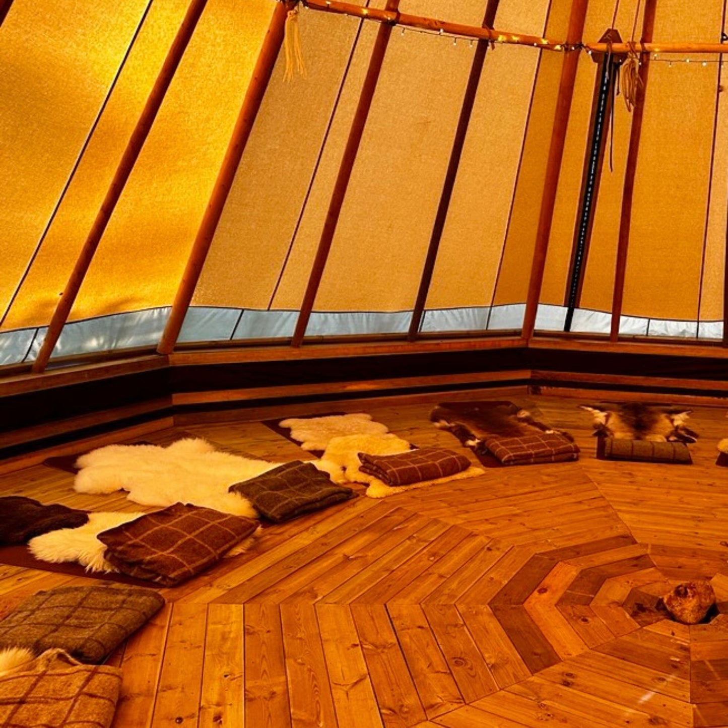 High End glamping inkludert 1/2 pensjon for 2 personer. Opphold én natt på Brokkestøylen i Setesdal