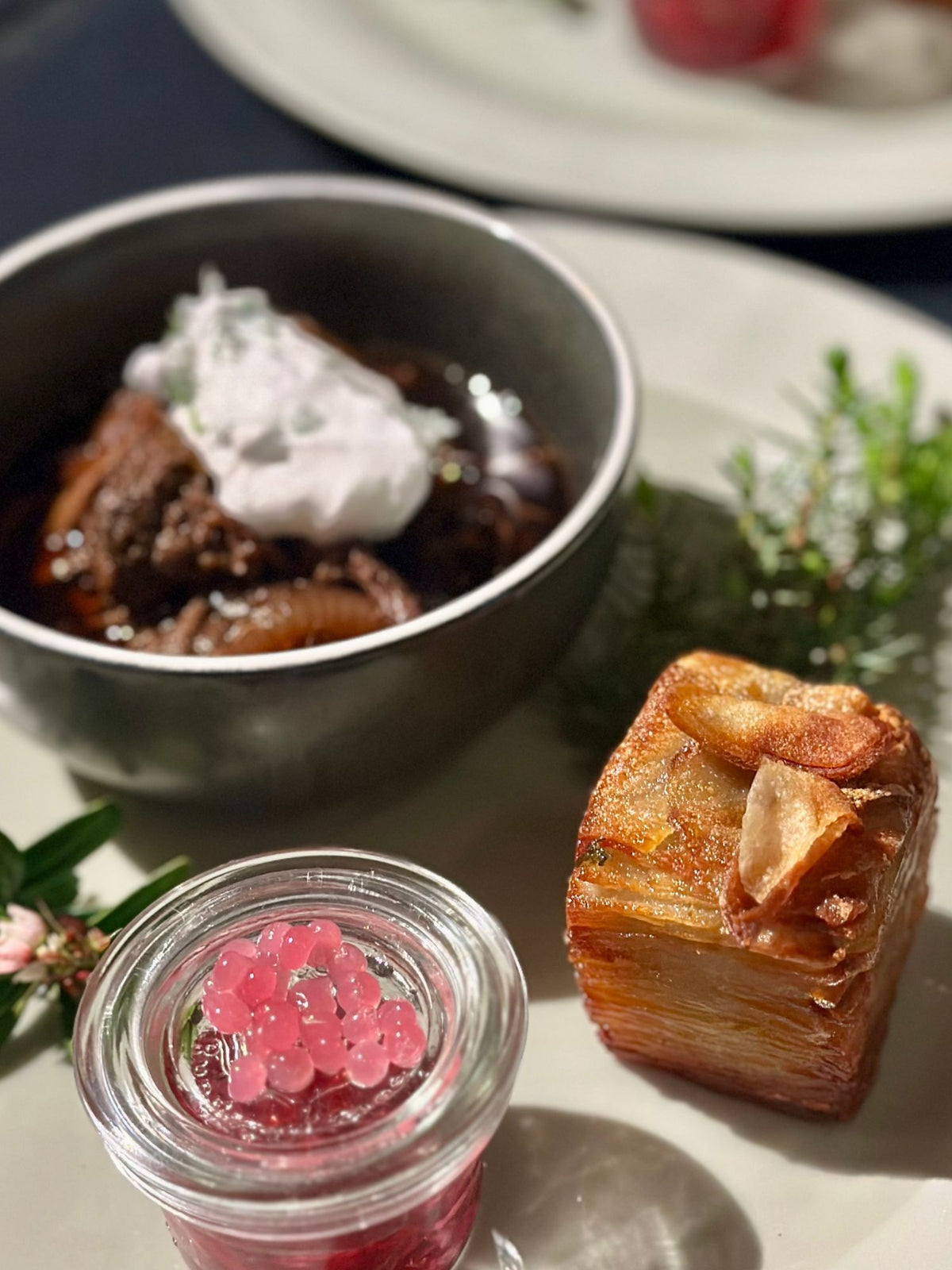 Bilde av et lekkert måltid servert i vår restaurant på Brokkestøylen i setesdal. Kortreis mat og drikke.